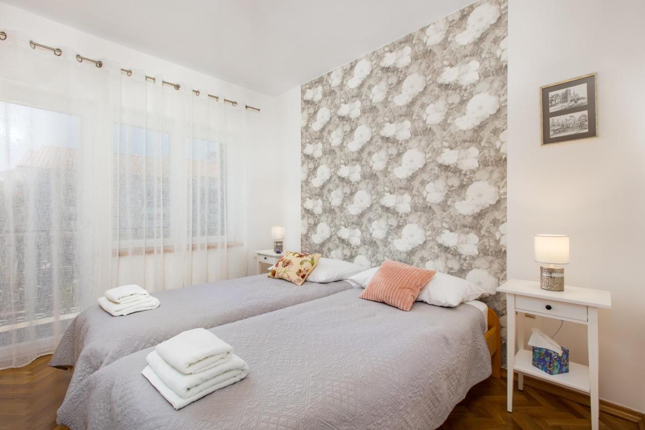 And Charming Apartment In Vantacici Malinska Exterior photo